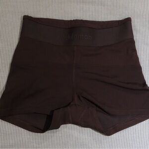 Lululemon License to Train High-Rise Shorts 2” – Espresso Brown – Size 6